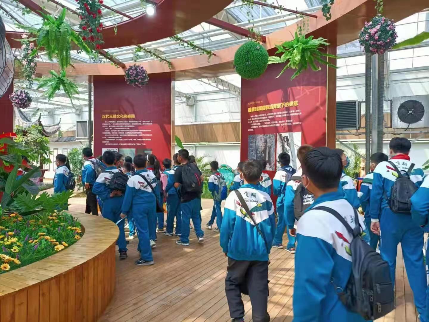 各地中小學生來(lái)茂豐金蟬科普示範基地研學