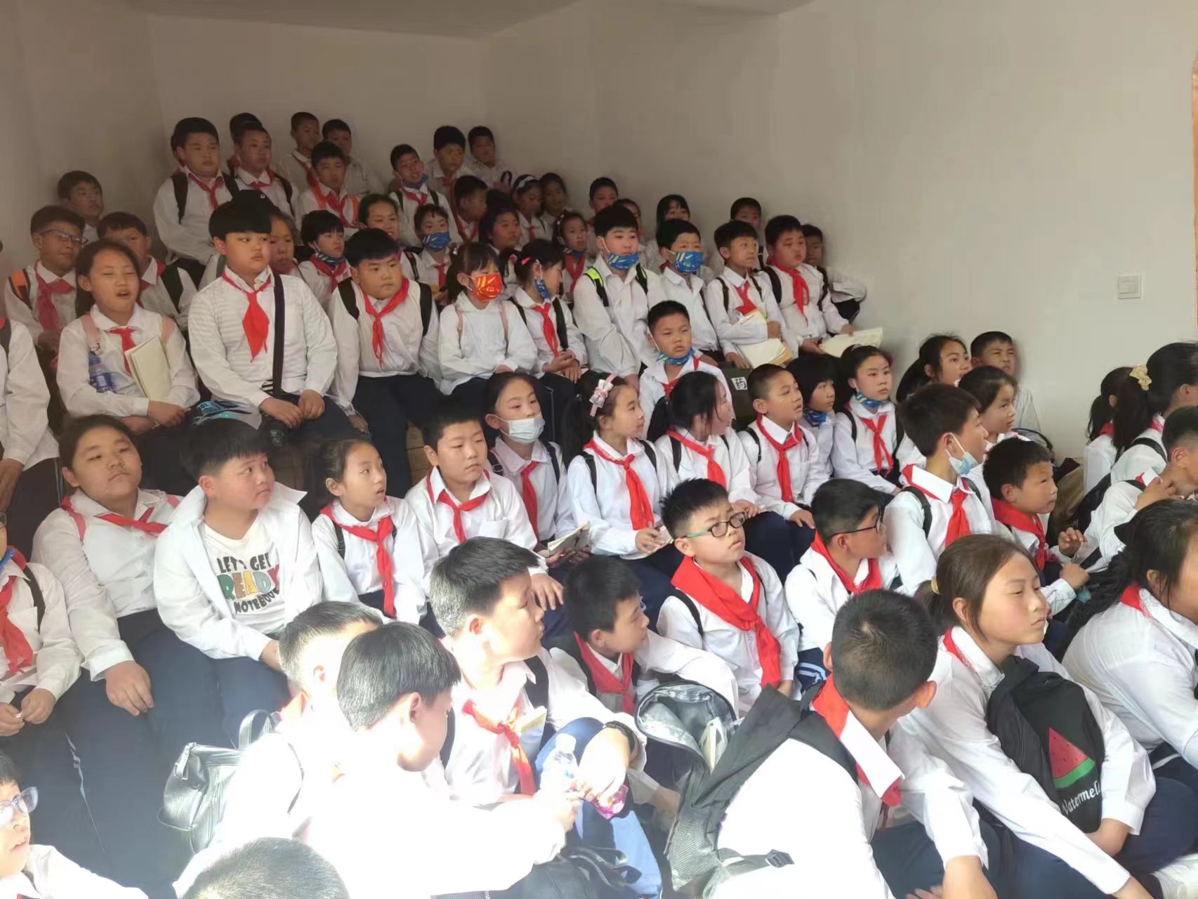 各地中小學生來(lái)茂豐金蟬科普示範基地研學