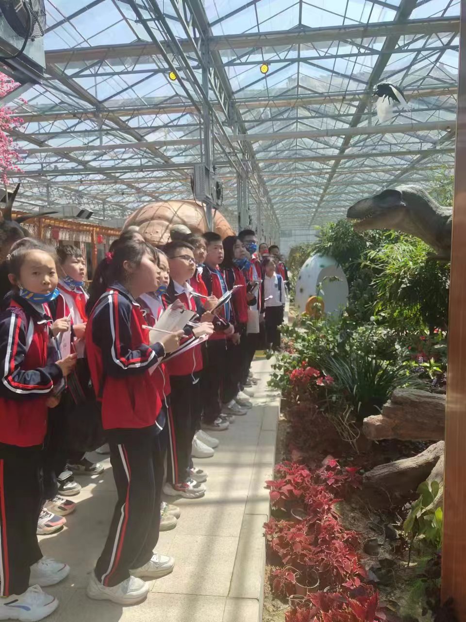 各地中小學生來(lái)茂豐金蟬科普示範基地研學